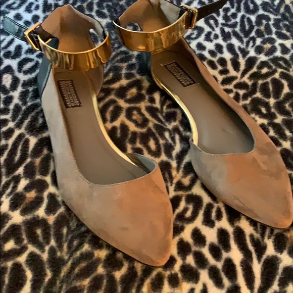 Deena & Ozzy Shoes - Deena & Ozzy // flat gold strap mauve shoes